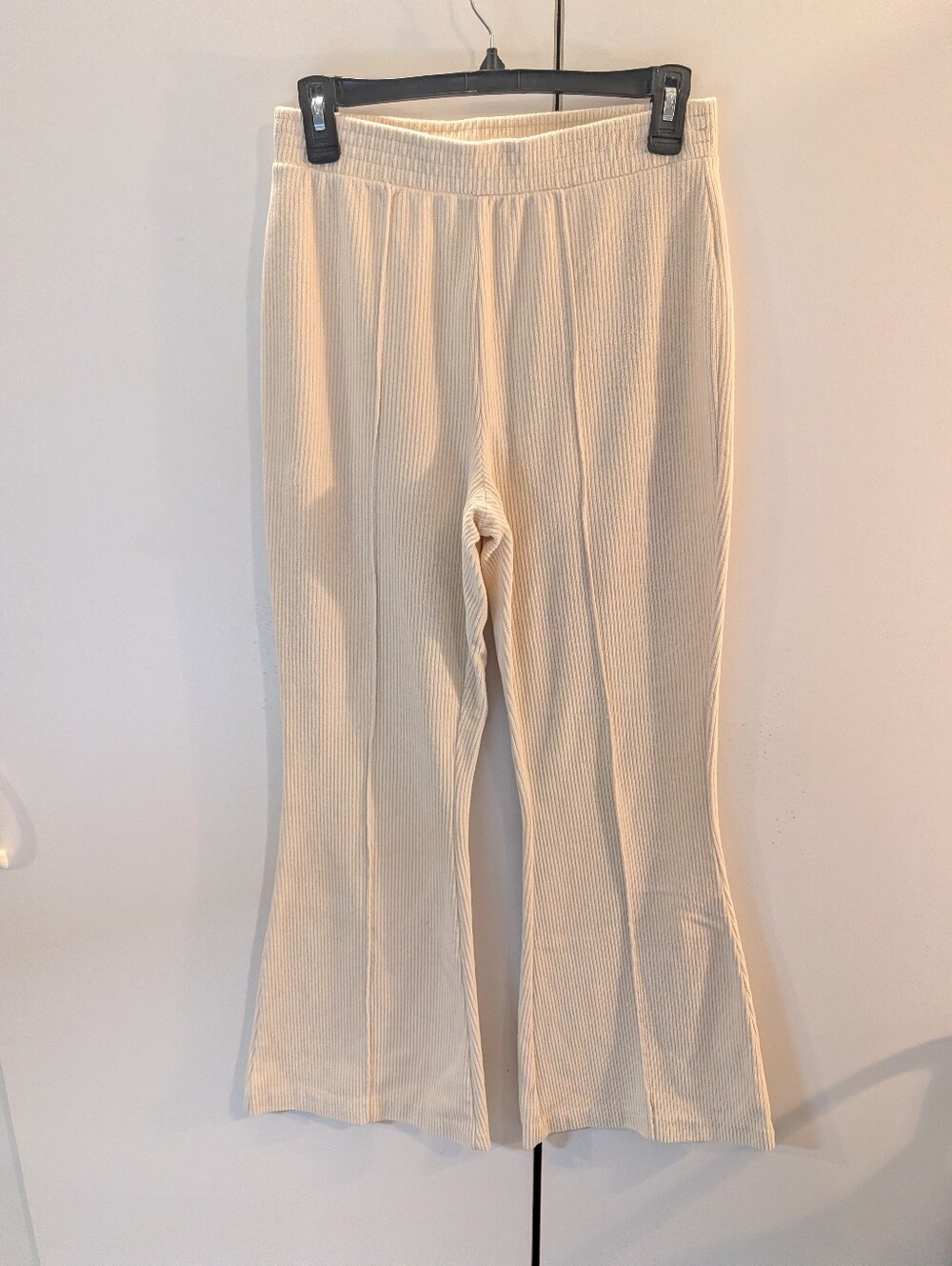 Aerie Woman's Small Reg Cream Ribbed Knit Flare Pants